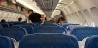 Czy do samolotu można zabrać tusz do rzęs?