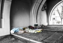 Czy można pływać na materacu w morzu? Czy można pływać na materacu w morzu?