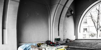 Czy można pływać na materacu w morzu? Czy można pływać na materacu w morzu?